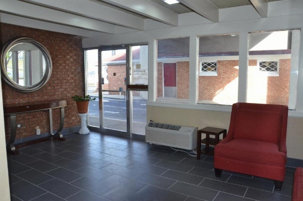 Americas Best Value Inn - Augusta Historic Downtown image 17